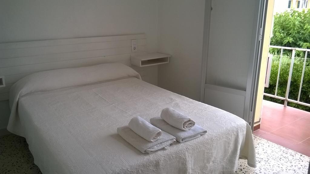 Hostal Paris Ciutadella Ciutadella  Pokój zdjęcie