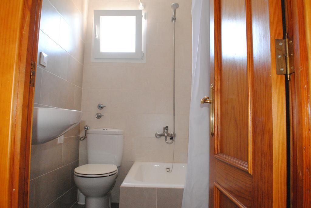 Hostal Paris Ciutadella Ciutadella  Pokój zdjęcie