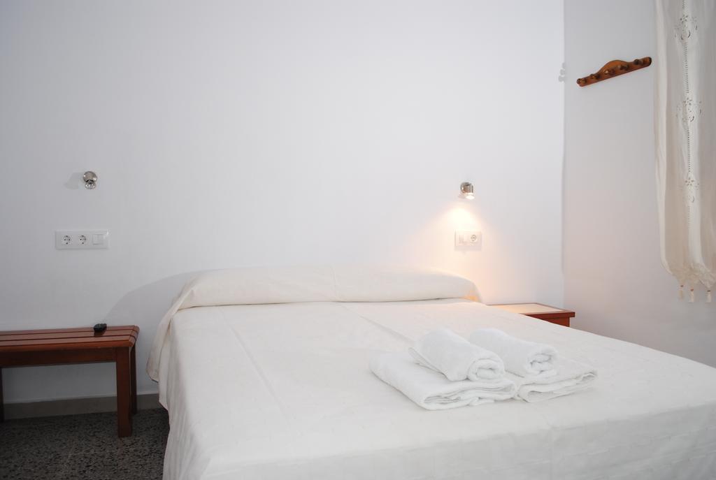 Hostal Paris Ciutadella Ciutadella  Pokój zdjęcie